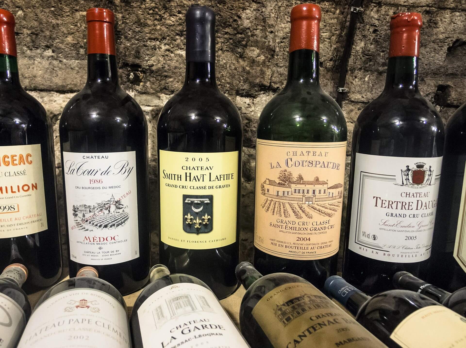Årets vinslipp fra Bordeaux er klar torsdag 7.12. Mye tyder på at det også i år blir kø utenfor polet, for i år er det mange gode kjøp, ifølge vineksperter. 
